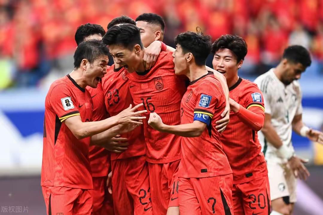 中国足球队遭遇失利无缘晋级