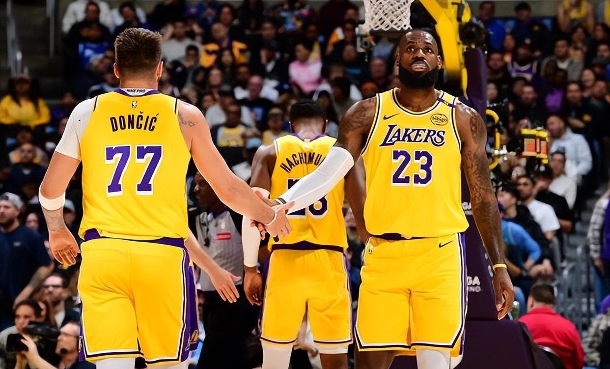 NBA重磅对决：湖人迎战掘金，表现神勇的简单介绍