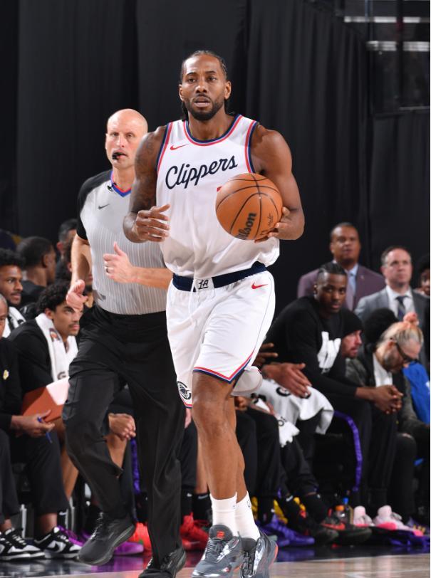 四川队险胜福建队，伦纳德点燃赛场