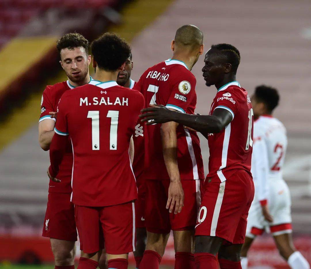 曼城轻取哥伦比亚，若日尼奥状态火热