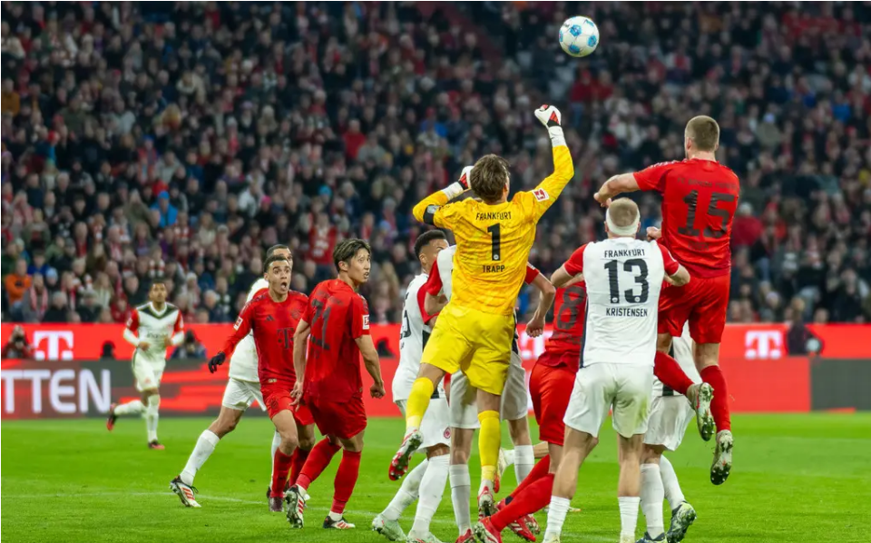 荷兰横扫希腊,C罗点燃赛场 荷兰横扫希腊,C罗点燃赛场