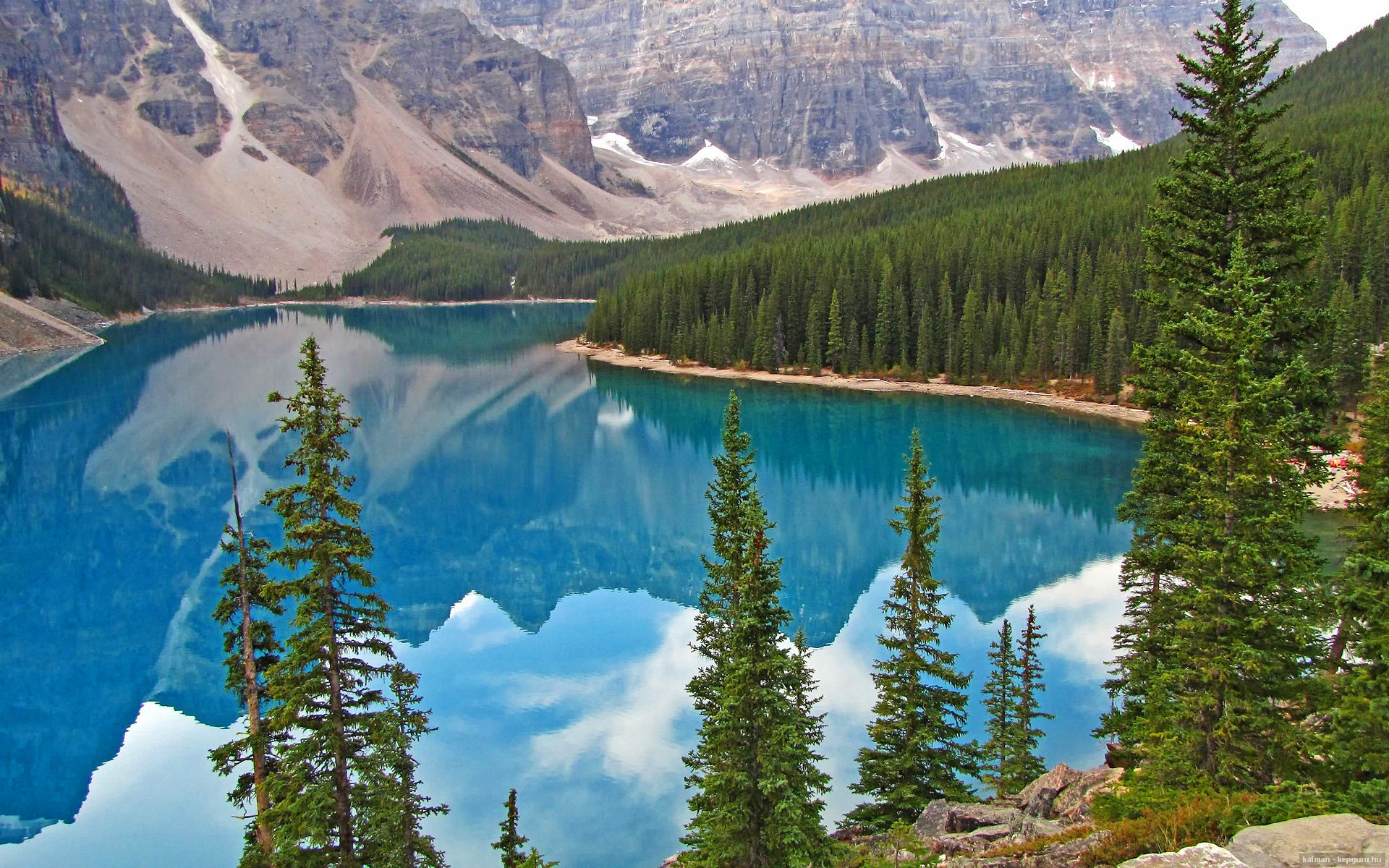 绿茵战场与枫叶远征,赛场上的征服与尊严