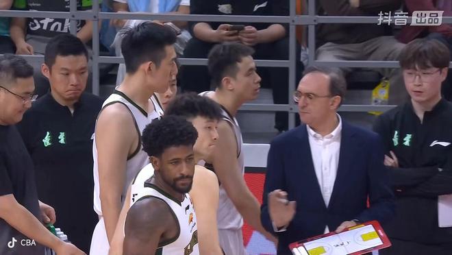 拉文攻防转换核心，辽宁队险胜广东队